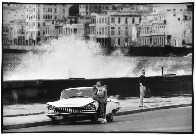 L'Avana, innamorati sul Malecón